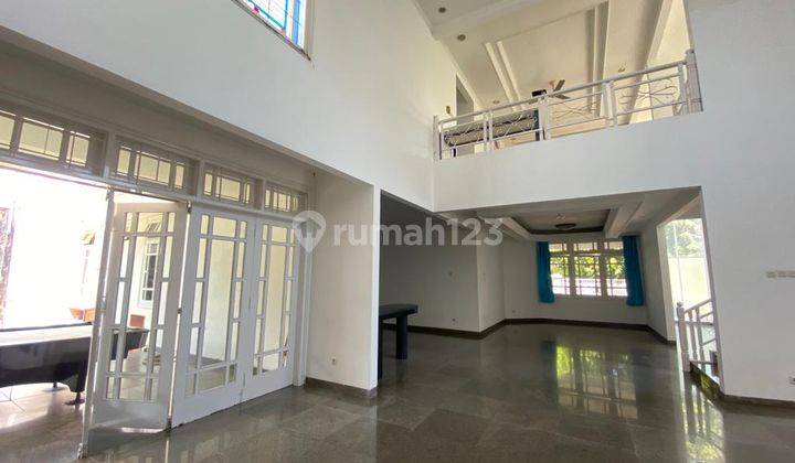 Rumah Modern Lokasi Strategis di Lebak Bulus  10