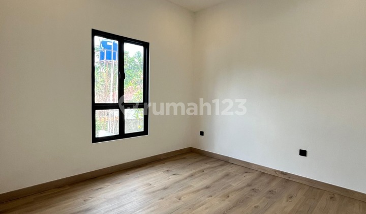 Rumah modern industrial di Cipete  2