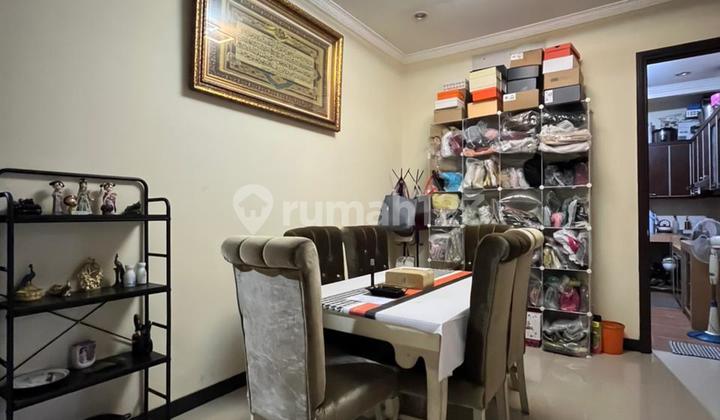 Rumah Layout Luas 2 Lantai di Komplek Elit Cinere 2