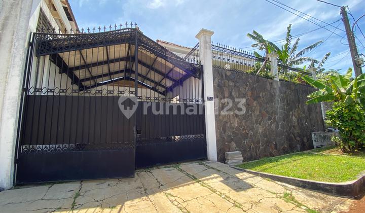 Rumah dalam komplek Bukit Cinere Indah, lokasi strategis 