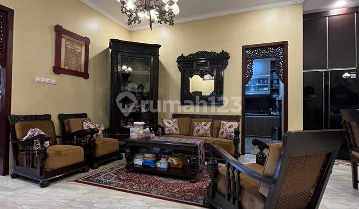 Rumah Terawat Super Homey 1,5 Lantai di Komplek Bukit Cinere Indah 2