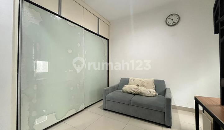 Ready-to-Occupy 6 Bedroom House in a Complex in Pondok Labu 2