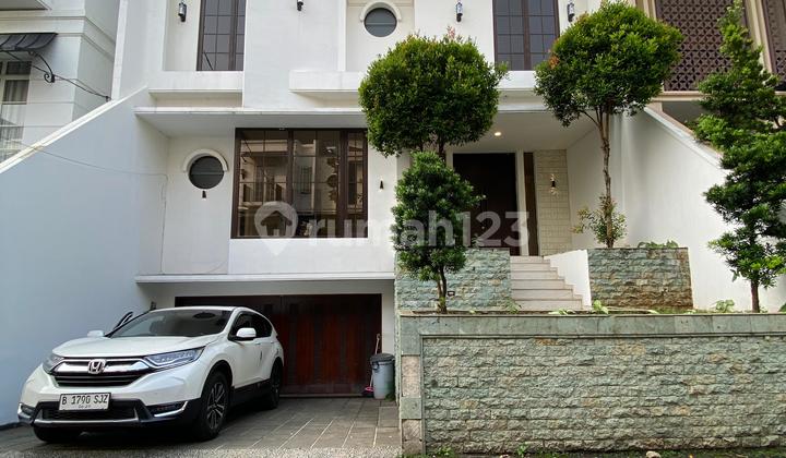 Rumah Modern Lengkap Swimpool di Cipete 5 Menit ke MRT