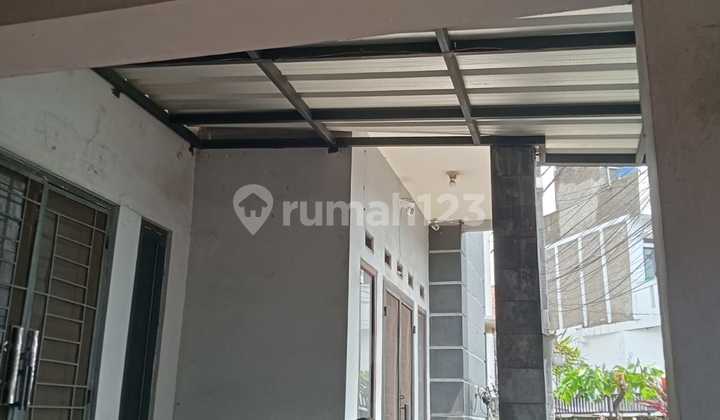 Three-Story House Behind Maranatha Campus Near Pasteur Toll Road