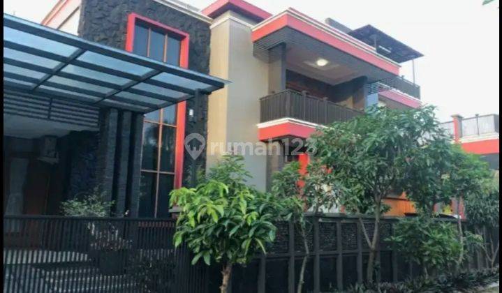 Di  rumah bangunan bagus terawat bonus furnish lokasi batu karang residence 3 Lantai SHM 1