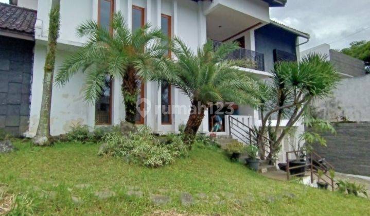 Di jual rumah bangunan bagus terawat siap huni lokasi setia Budi regensi  1