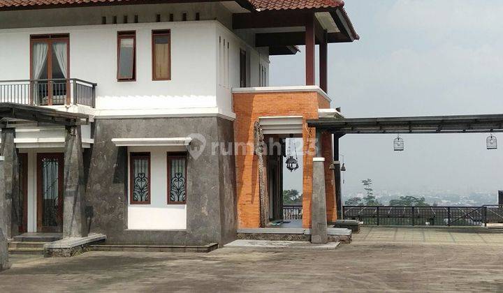 Di jual rumah villa mewah harga murah lokasi di Dago resort  1