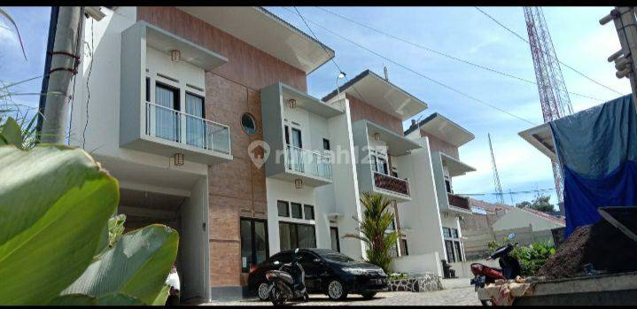 Di jual rumah bangunan baru cantik dan menarik di Jln kolmas Cisarua KBB  1