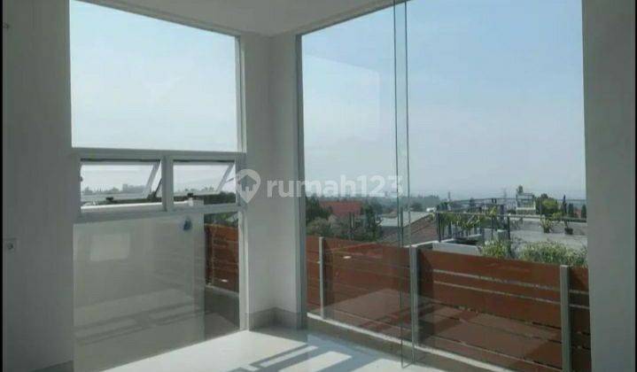 Di jual rumah Gress bangunan minimalis modern lokasi di Setia Budi regency Bandung 2