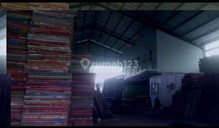 Di jual Gudang plus tempat tinggal lokasi di Jln Cikoneng terusan buah batu  2