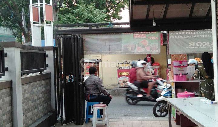 Di jual rumah bangunan tiga lantai lokasi di Deket Jln raya Cimahi Cimindi  2