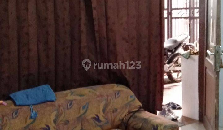 Di jual rumah bangunan tiga lantai lokasi di Deket Jln raya Cimahi Cimindi  2