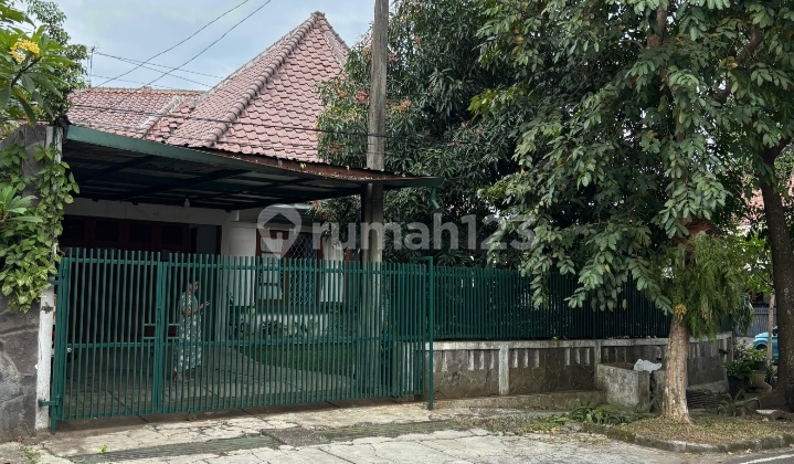 For Sale Classic Building House, Affordable Price, Sayap Riau Location, Bandung City. 1