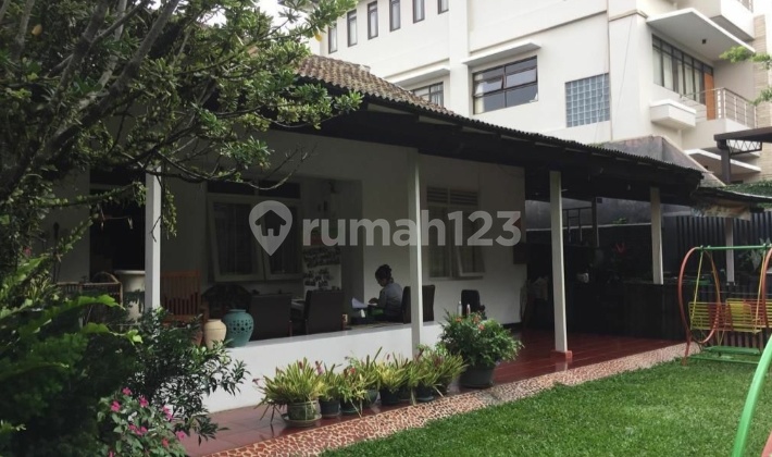 Di Jual Cepat Rumah Bangunan Klasik Area Dago Kota Di Jual Cepat Rumah Bangunan Klasik Area Dago Kota