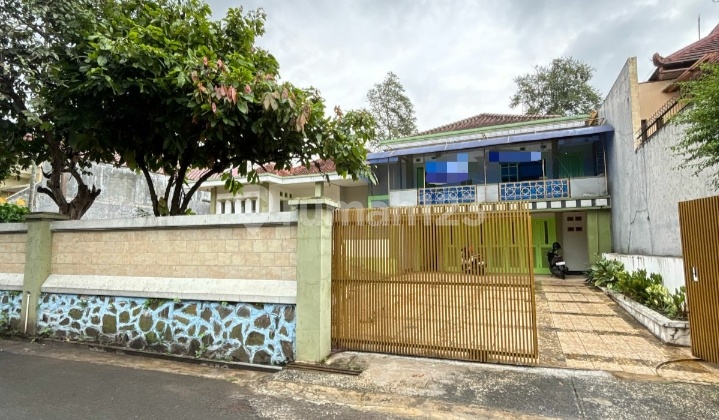 Di Jual Rumah Bangunan Clasik Lokasi Area Sejuk Dago Cigadung