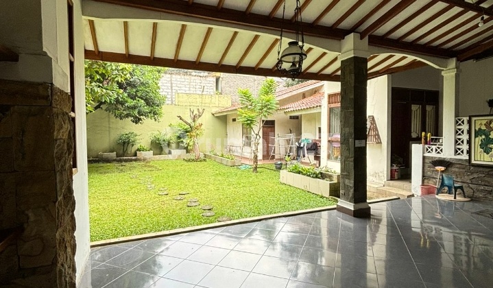 Di Jual Rumah Bangunan Klasik Lokasi Sayap Dago 2