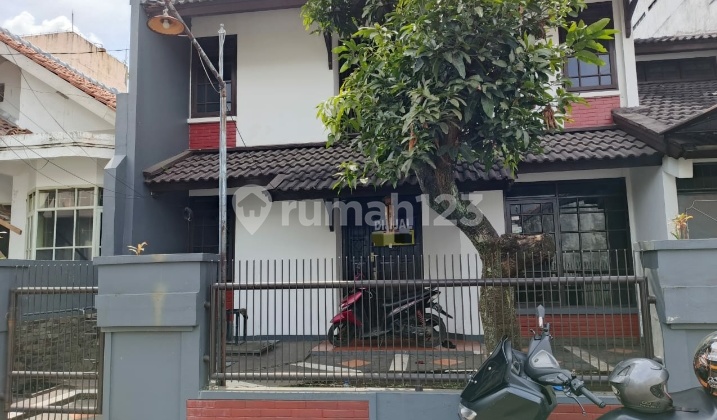 For Sale: Well-Maintained House Building in Turangga Location 2
