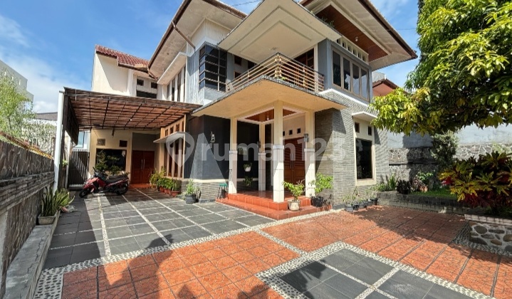 Di Jual Rumah Bangunan Bagus Terawat Lokasi Cigadung