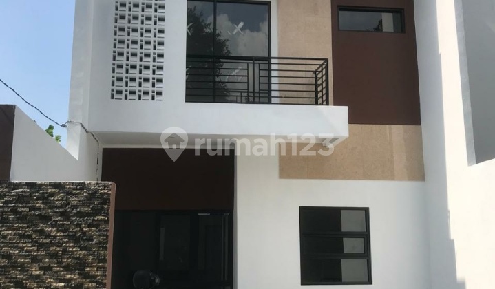 Di Jual Rumah Gress Lokasi Sayap Geger Kalong 1