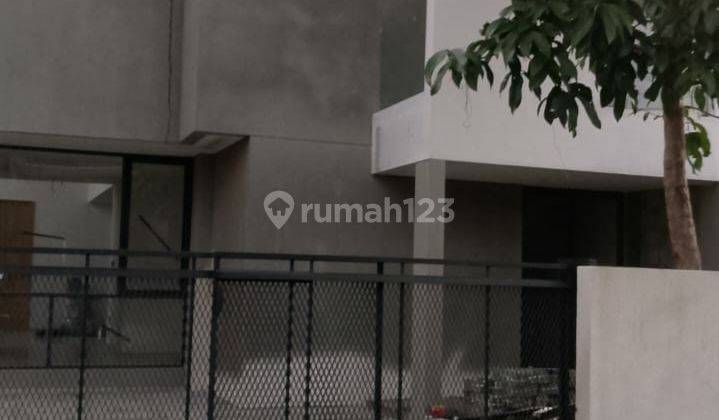 Di Jual Rumah Gress Posisi Hook Lokasi Turangga 2