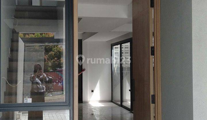 Di Jual Tiga Unit Rumah Gress Lokasi Turangga 2