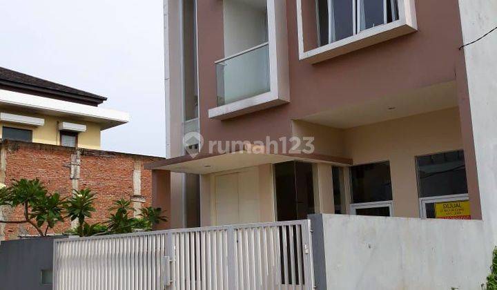 Rumah Bagus 2 Lantai Di Arcamanik Dekat Sport Jabar  1