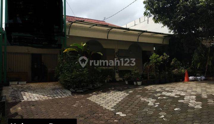 Rumah Asri Strategis di Jalan Utama Dago Bandung 1