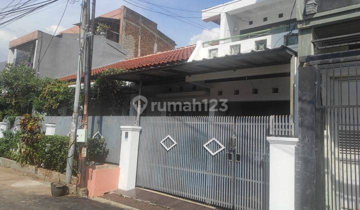 Rumah Terawat di Merkuri Selatan, Margahayu Raya 1