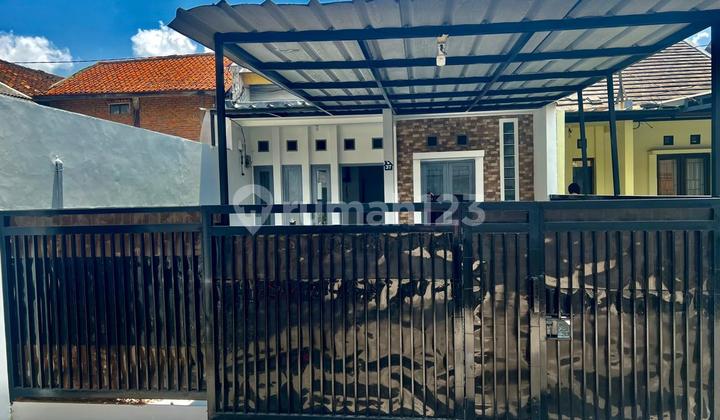 Rumah Cantik Siap Huni di Cisaranten Arcamanik