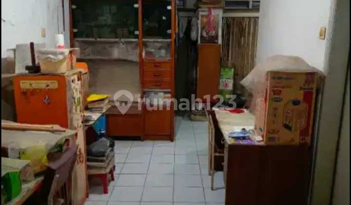 Rumah Lama Hitung Tanah Area Pusat Kota di Srimahi, Bkr