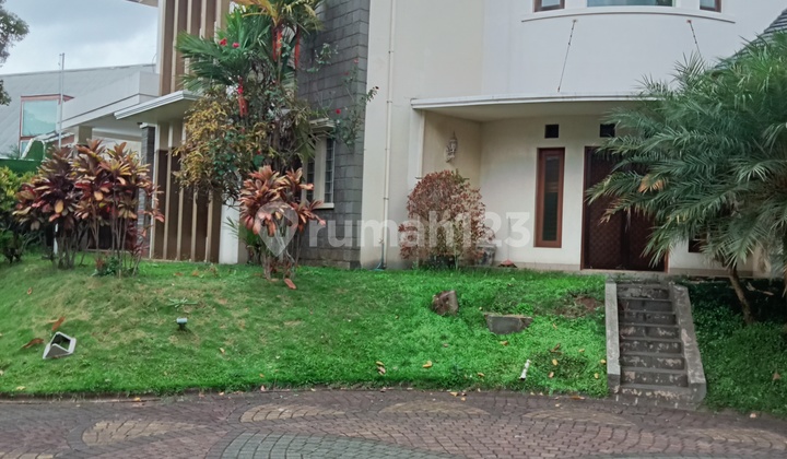 Luxurious Design House Combined with Natural Beauty in North Bandung 2