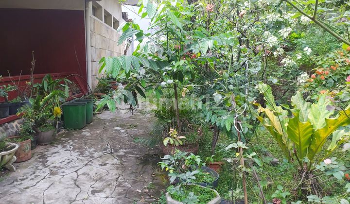 Rumah Langka Strategis di Jalan Kemuning, Bandung Kota