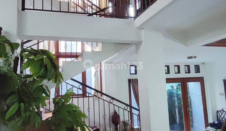 Rumah Sangat Cantik, Jarang Ada, 3 Lantai Mezzanine, Unfurnished, Shm, di Bintaro Jaya Sektor 3A, Tangerang Selatan. 2