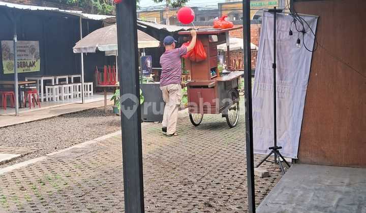 Ruang Usaha Dilokasi Padat Penduduk, Jalan Raya Lebar yang Ramai, Bagus, 2000 M2, SHM, di Rempoa, Tangerang Selatan.