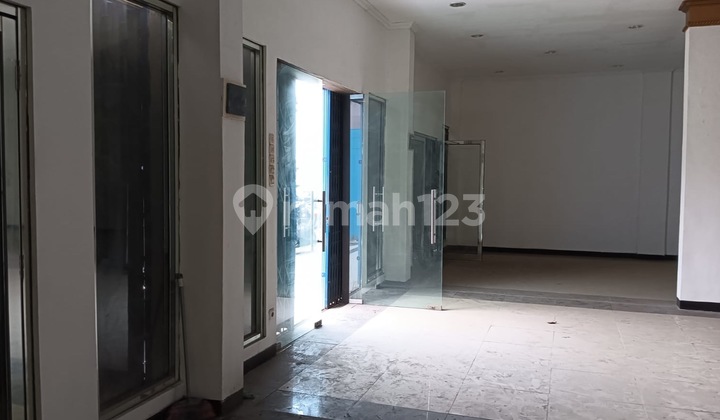 3-unit attached shophouse, excellent, 668.25 m2, move-in ready, busy public transport access, near Market and Commuter Train Station, close to Toll Road, on Jl. Jombang Raya, Bintaro Sector 9. South Tangerang 2