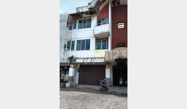 Dijual Ruko 3 Lantai, HGB, Bebas Banjir, Hadap Jalan Raya 2 Jalur, Lokasi Strategis, Dekat Toll, di Joglo Jakarta Barat. Dijual Ruko 3 Lantai, HGB, Bebas Banjir, Hadap Jalan Raya 2 Jalur, Lokasi Strategis, Dekat Toll, di Joglo Jakarta Barat.