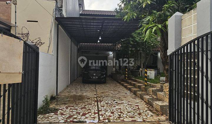 Rumah Besar, 2 Lantai, Aman, Tidak Banjir, Dikelilingi Berbagai Fasilitas Umum, Bertetangga Dengan Pemilik, di Jl. Perkutut, Bintaro Jaya Sektor 2, Jakarta Selatan. 2