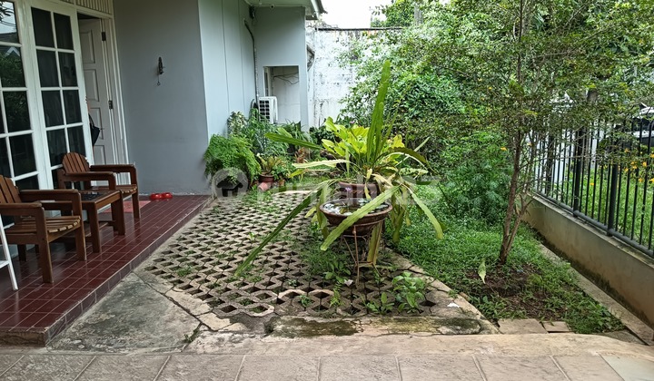 Rumah dan Usaha Kuliner, Kitchen Furnished Peralatan, SHM, Mudah Diakses, Dekat Pasar, -Mall, -Sekolah, di Sektor 3 - Bintaro, Tangerang Selatan. 2