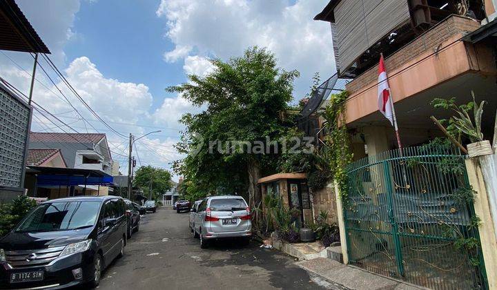 Rumah 2 Lantai, Siap Huni, Bagus, Unfurnished, Hgb, Dilingkungan Kuliner, Jl. Mertilang Bintaro, Tangerang Selatan. 2