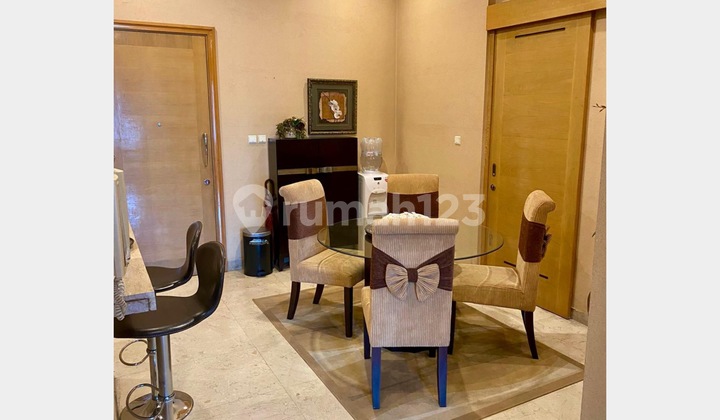 Apartment Senayan Residence, 1 BR, furnished, bagus, di Pusat Business dilingkungan pertamanan, mudah diakses, di Jakarta Selatan. 2
