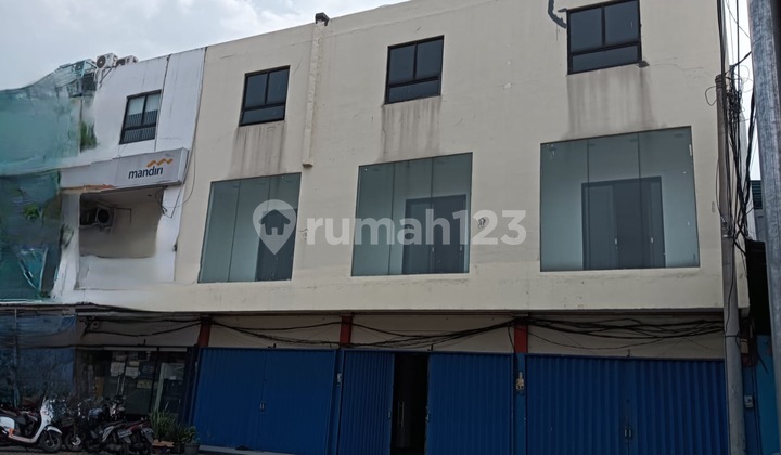 Ruko Gandeng 3 plong, bagus, 668,25 m2, Siap guna, lalu lintas ramai Angkot, dekat Pasar dan Stasiun KRL, dekat Toll, di Jl. Jombang Raya, Bintaro Sektor 9. Tangerang Selatan Ruko Gandeng 3 plong, bagus, 668,25 m2, Siap guna, lalu lintas ramai Angkot, dekat Pasar dan Stasiun KRL, dekat Toll, di Jl. Jombang Raya, Bintaro Sektor 9. Tangerang Selatan