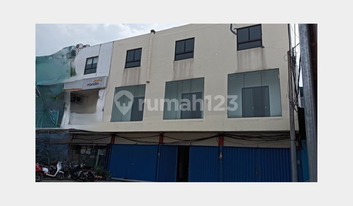 Ruko Bagus, Freehold Title, Building Permit, 222 sq.m., plus Rooftop, on a busy main road, Sudimara, South Tangerang. Ruko Bagus, Freehold Title, Building Permit, 222 sq.m., plus Rooftop, on a busy main road, Sudimara, South Tangerang.