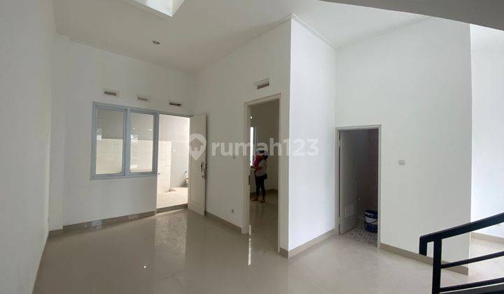 Rumah di sewa di mangga besar, baruu 2