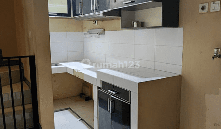 Rumah 2 Lantai Semi Furnished SHM di Citra 2, Jakarta Barat 2