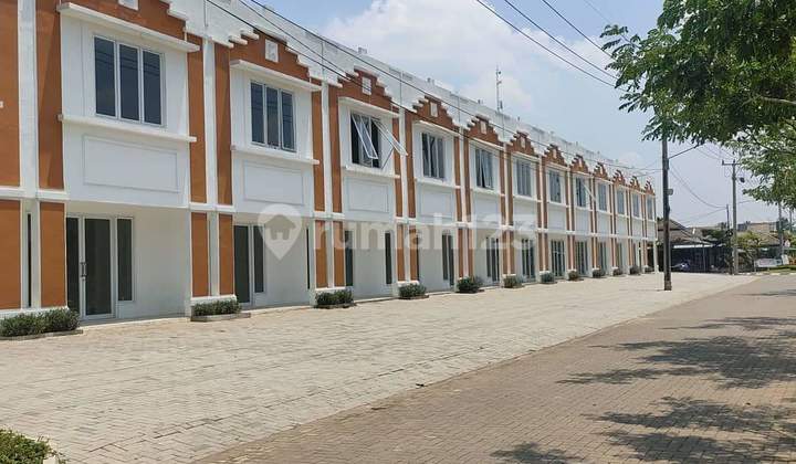 Ruko Baru Ramai Strategis di Selatan Jakarta  1