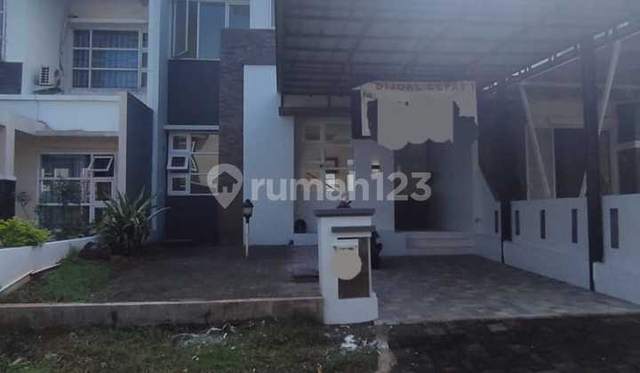 Rumah Dua Lantai Siap Huni