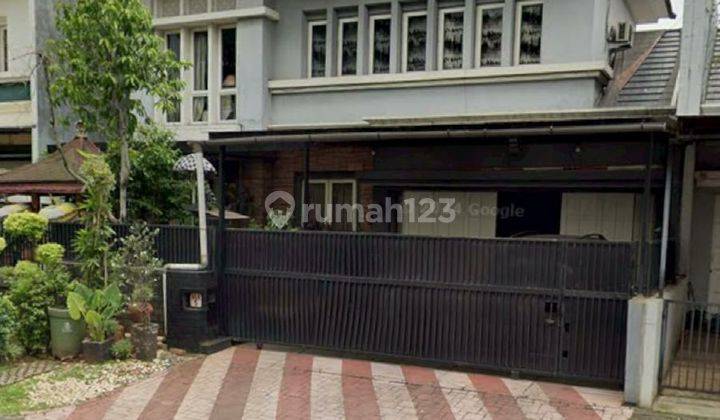 Rumah Dua Lantai Di Jalan Utama 1