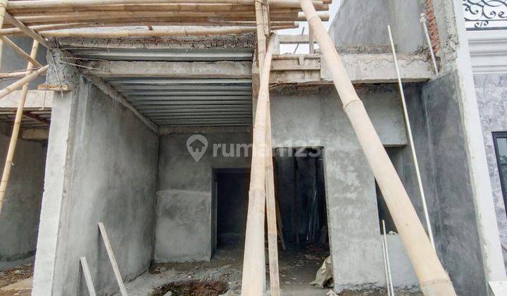 Dijual rumah di Jl. Raya Gas Alam Cimanggis Depok 2 Lantai SHM 2