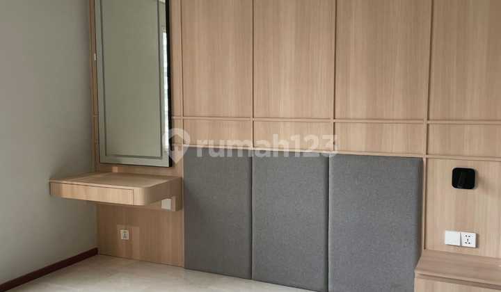 Dijual Unit 3BR Sudah Renov Pool View Royal Mediterania Garden 2