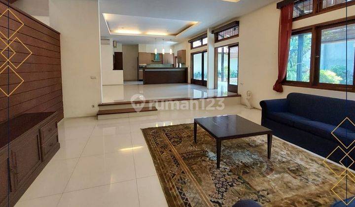 Rumah Kemang Posisi Strategis, Harga Menarik, Private Pool, 1